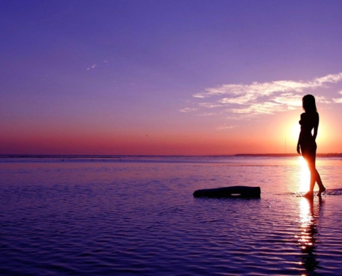 wallpaper-beach-sunset-silhouette-woman 22