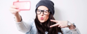 woman-taking-selfie banner