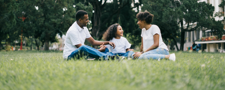 child-daylight-family-1128316 (banner)