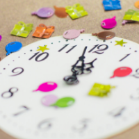 New Years_Clock and Confetti_200x200