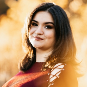 Annie Romano Headshot